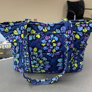 Vera Bradley Mandy tote Bkue Indigo Pop